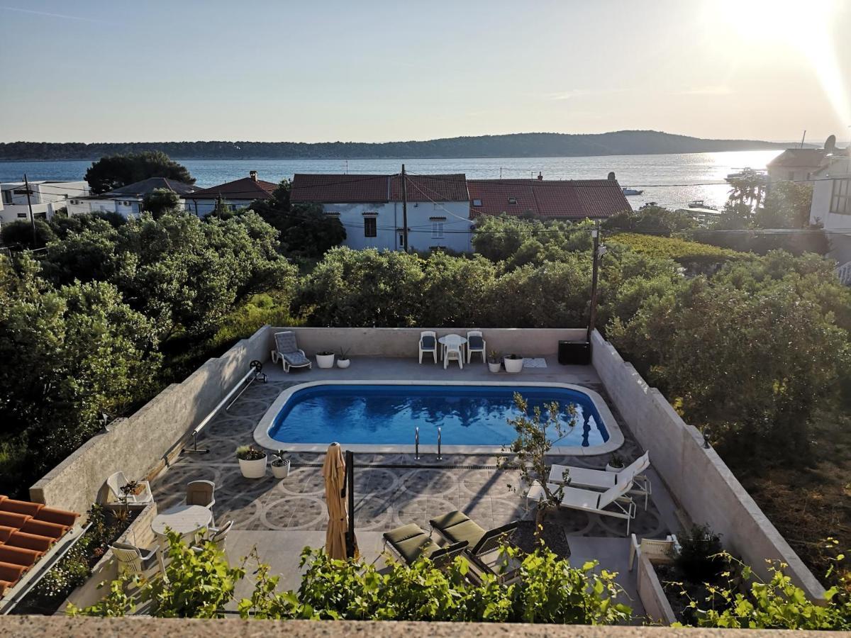 Casa Surya - Apartments With Sea View And Swimming Pool Barbat na Rabu Exteriör bild